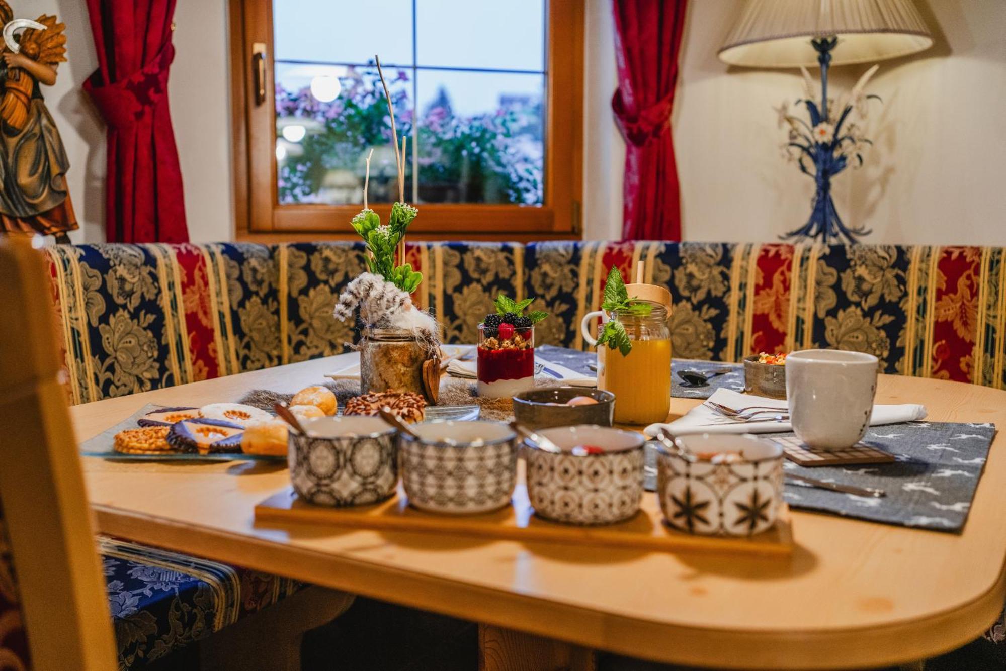 Garni Hotel Belalp Santa Cristina Val Gardena Екстер'єр фото